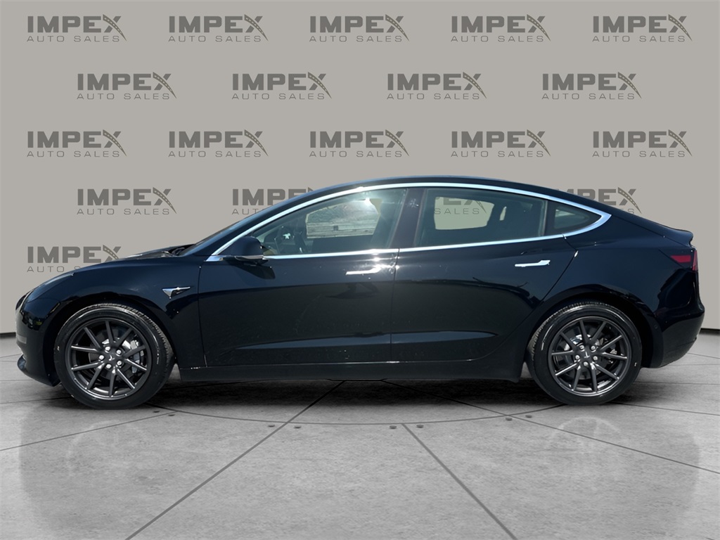 2019 Tesla Model 3 Standard Range Plus photo 2