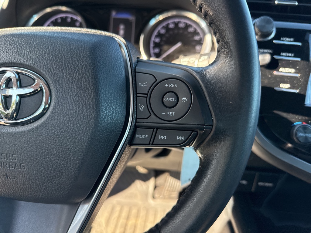 2020 Toyota Camry SE photo 12