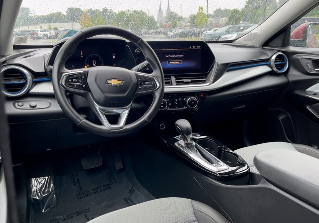 2024 Chevrolet Trax LT photo 5