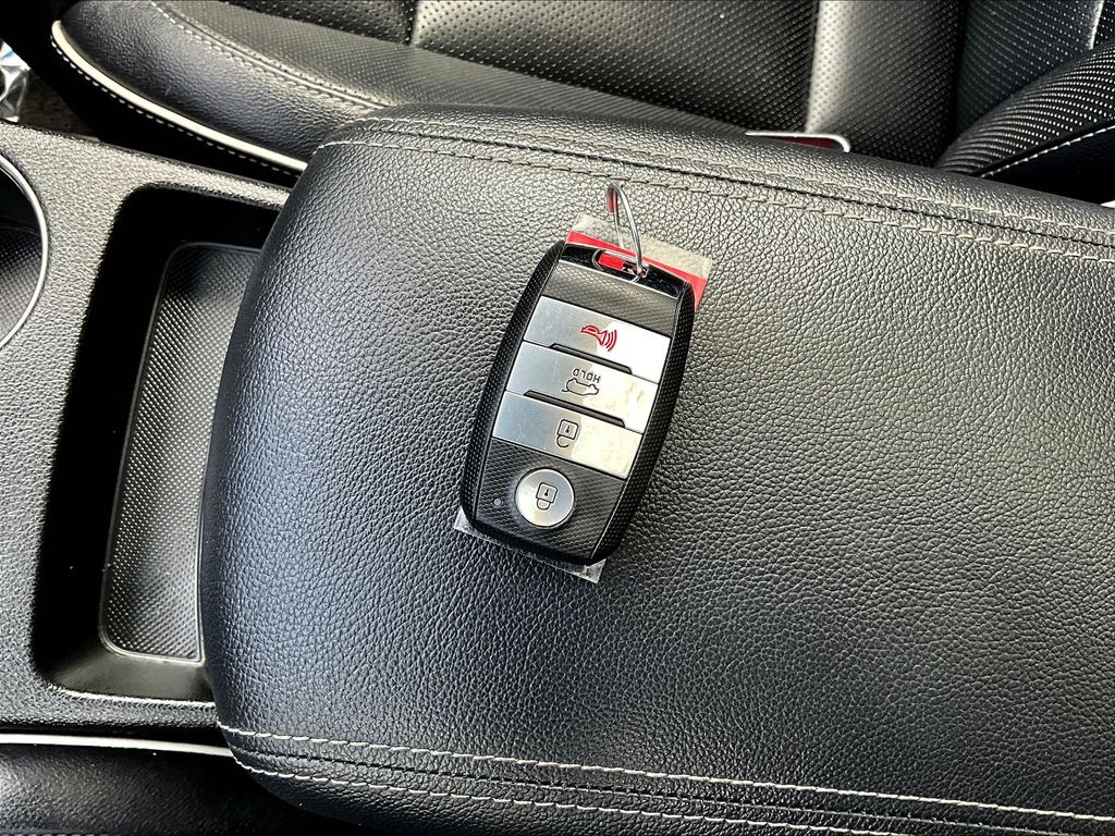 2020 Kia Sportage SX photo 32