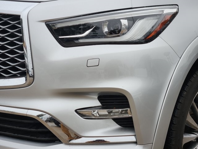 2019 Infiniti QX80 Luxe photo 4