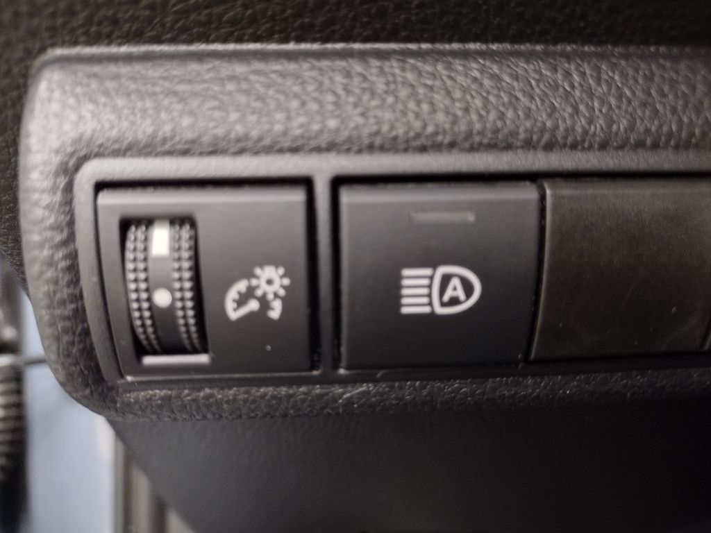 2021 Toyota Corolla LE photo 21