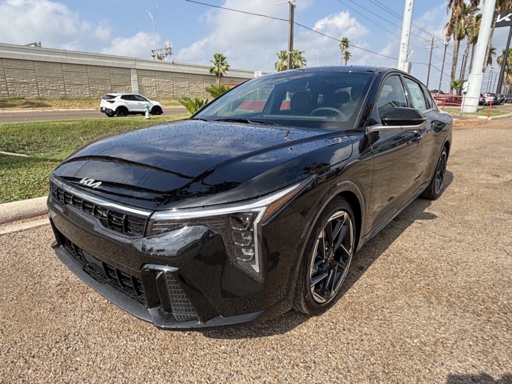 2025 Kia K4 GT-Line photo 3