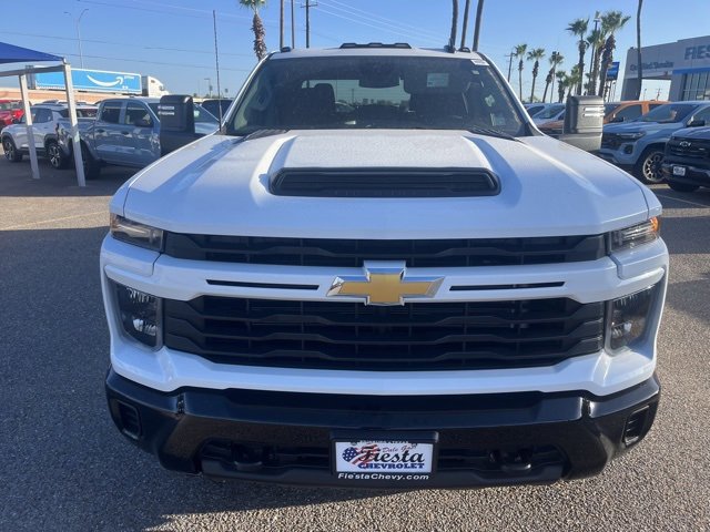 2025 Chevrolet Silverado 2500HD Custom photo 2