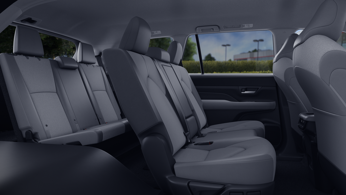 2025 Toyota Grand Highlander LE photo 19
