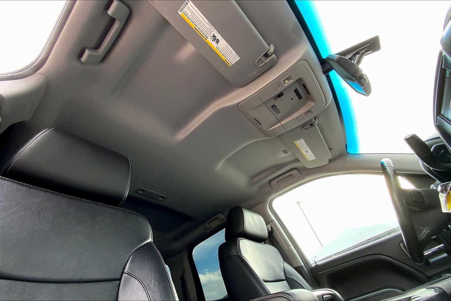 2018 Chevrolet Silverado 1500 LT photo 12
