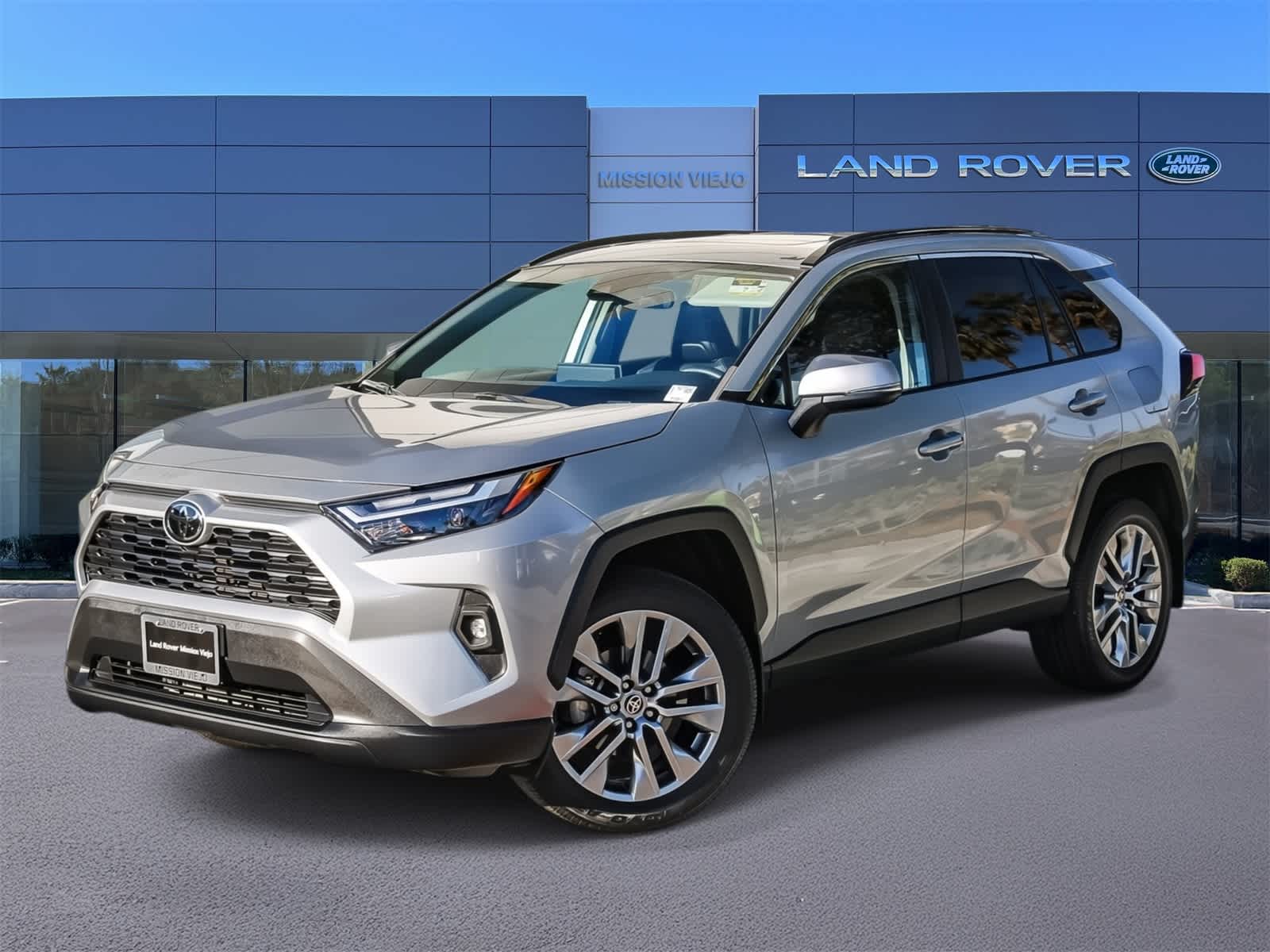 2022 Toyota RAV4 XLE Premium's photo
