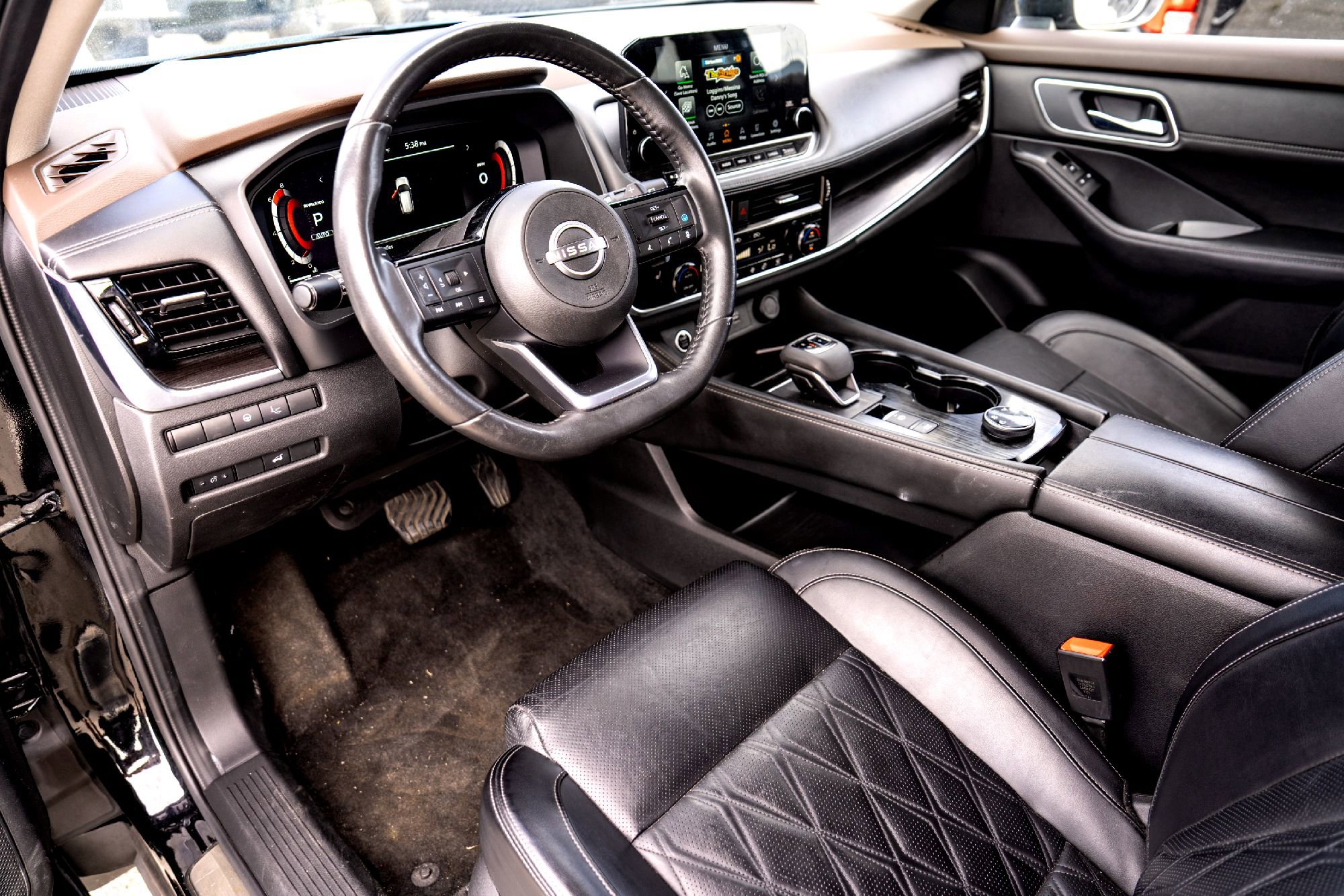 2022 Nissan Rogue Platinum photo 11