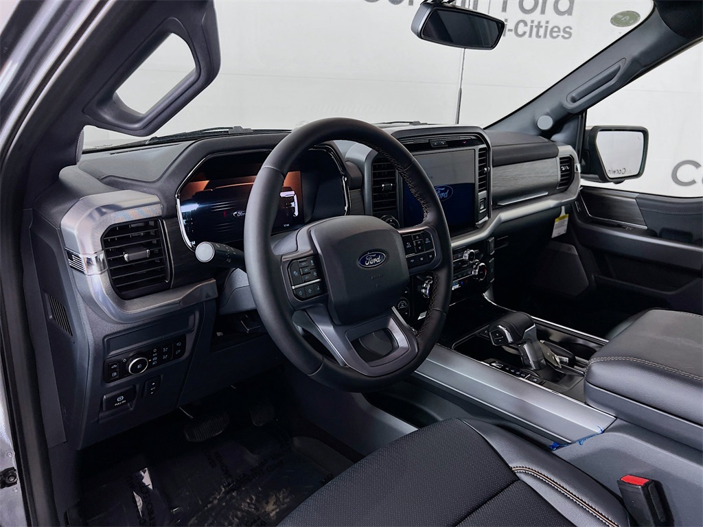2025 Ford F-150 Lariat photo 3