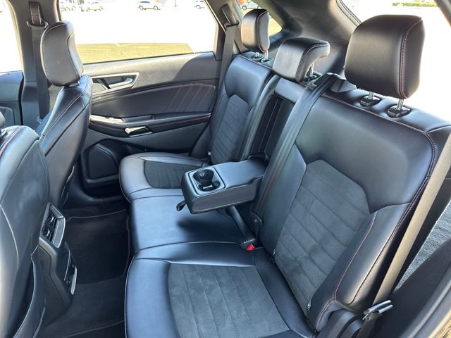 2024 Ford Edge ST photo 14