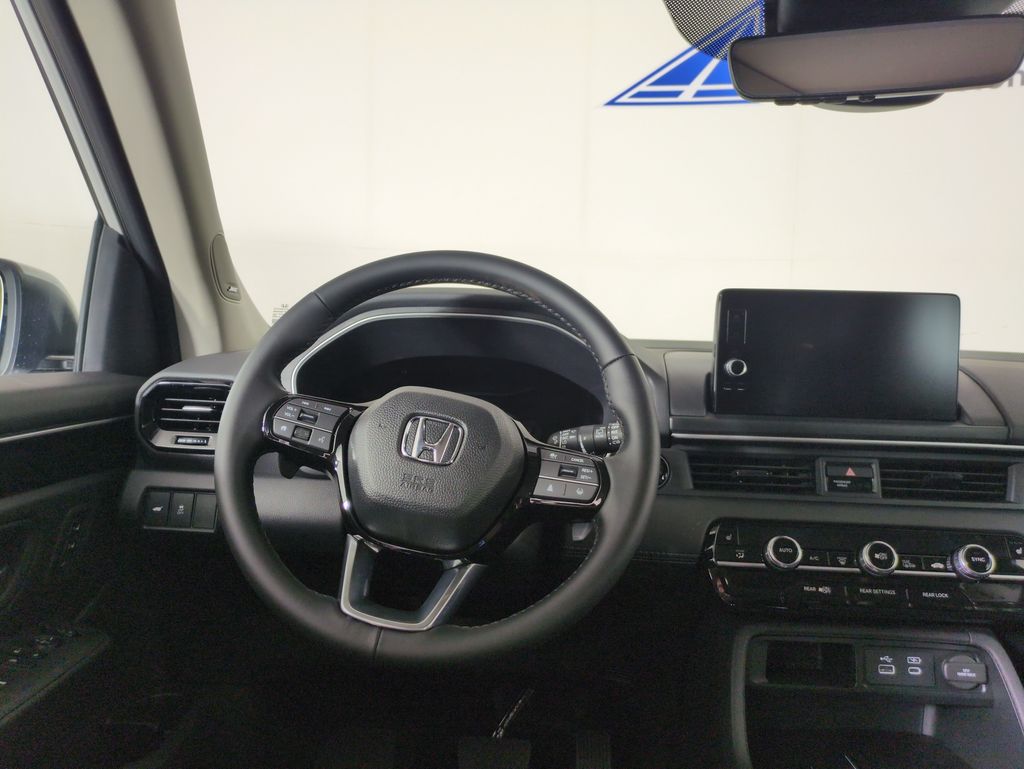 2025 Honda Pilot Touring photo 13