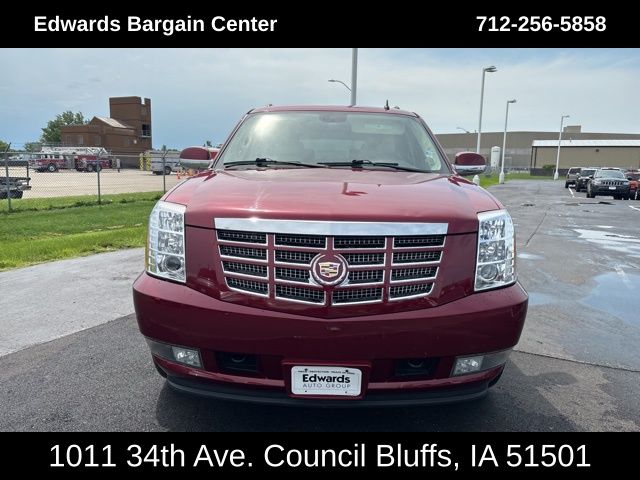2008 Cadillac Escalade ESV Base photo 3