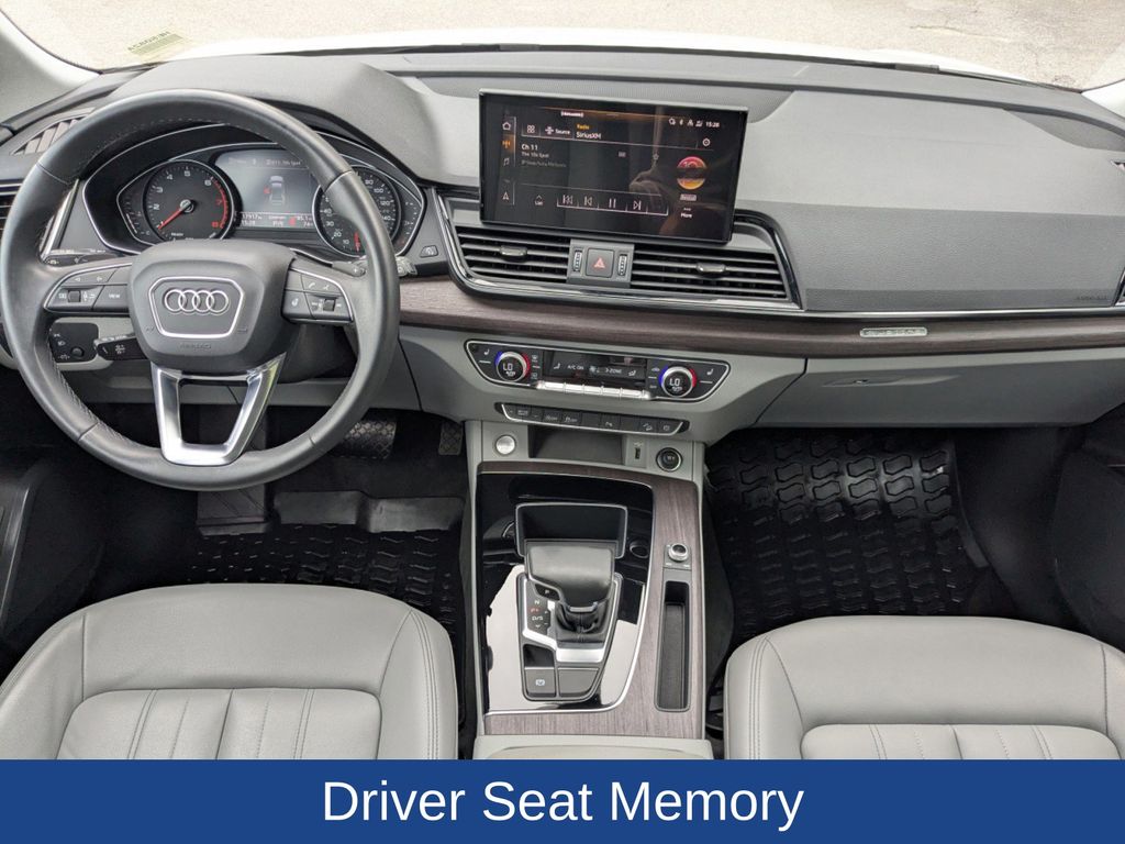 2022 Audi Q5 S line Premium 45 TFSI photo 10