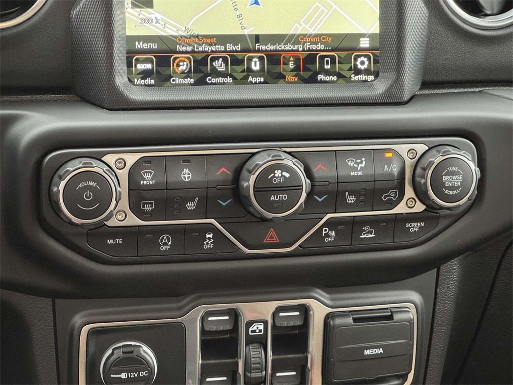 2021 Jeep Wrangler Unlimited Sahara photo 13