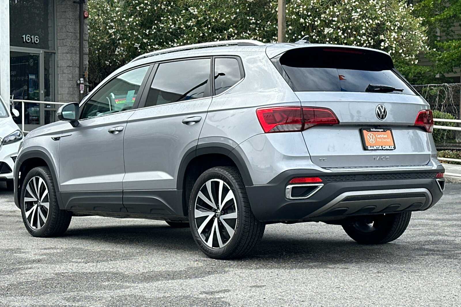 2023 Volkswagen Taos SE photo 4
