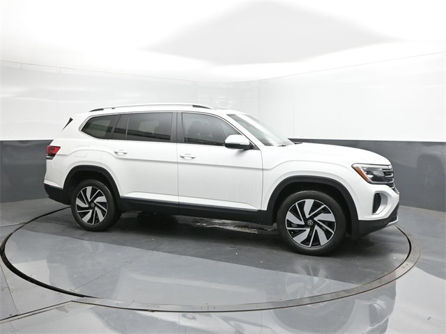 2025 Volkswagen Atlas SEL photo 17