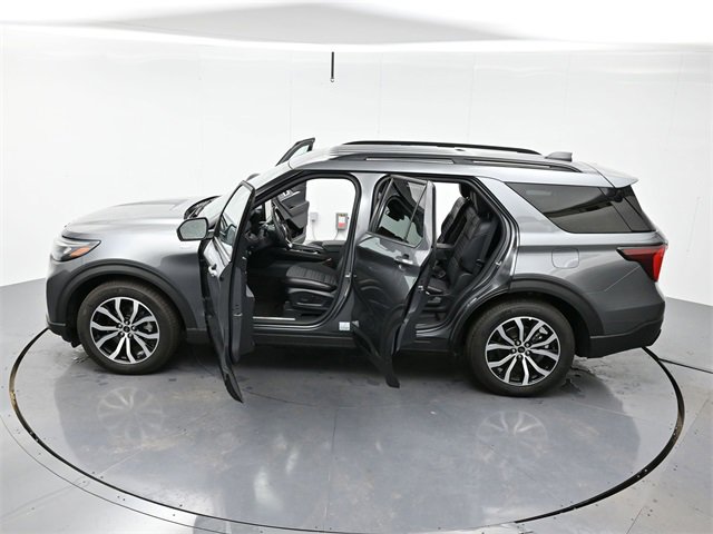 2025 Ford Explorer ST-Line photo 43