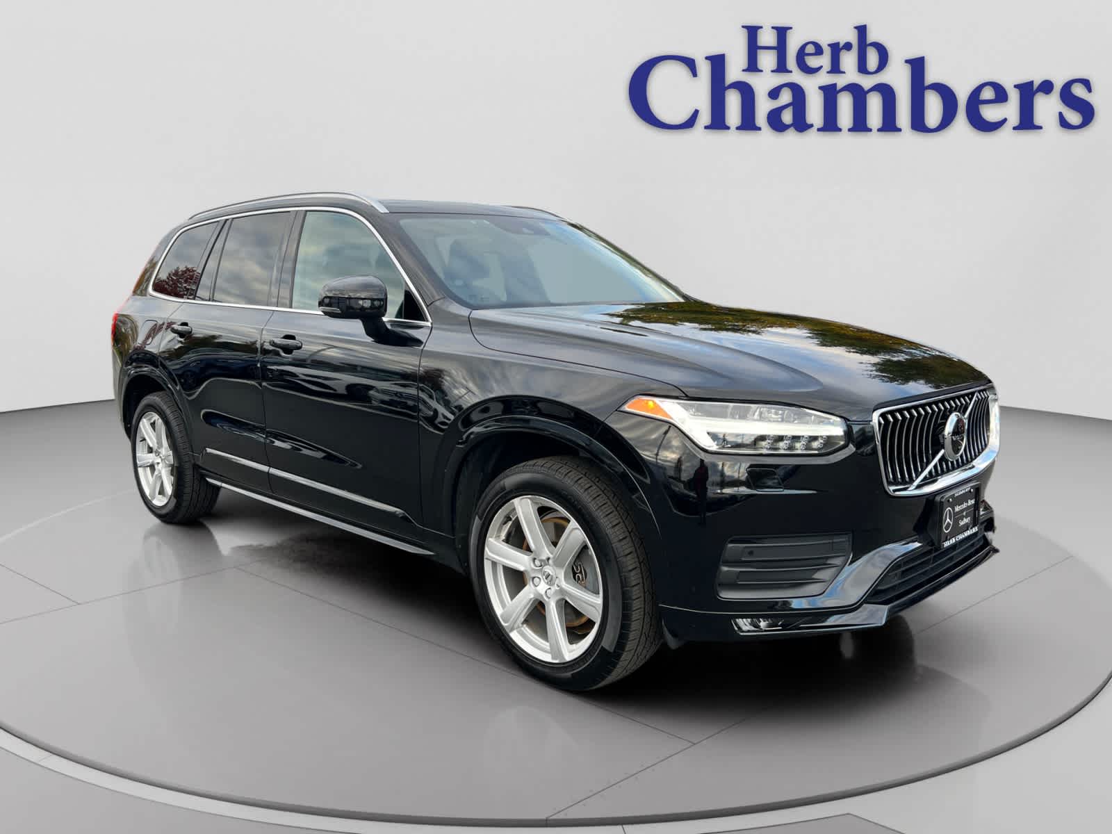 2020 Volvo XC90 Momentum's photo