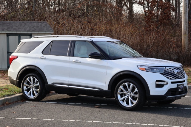 2023 Ford Explorer Platinum photo 2