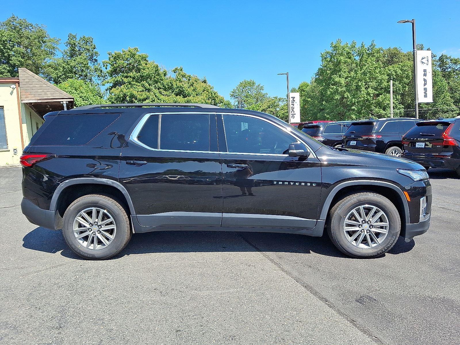 2023 Chevrolet Traverse Leather photo 7