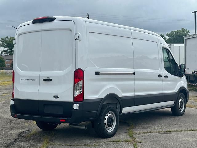 2025 Ford Transit photo 9