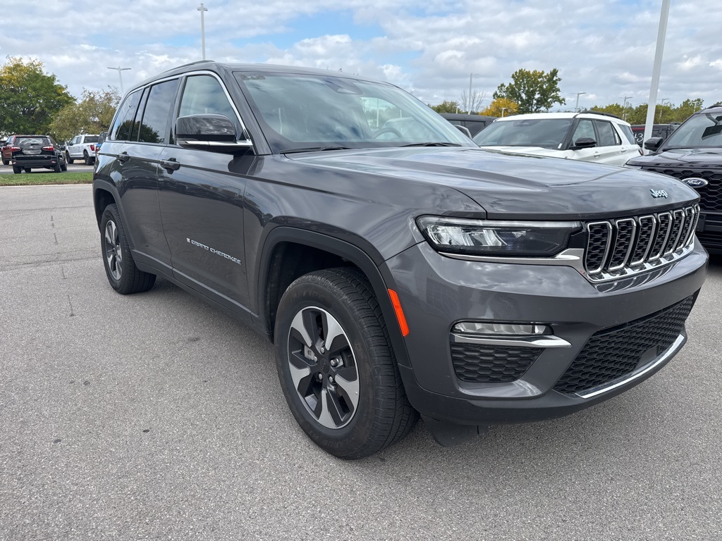 2024 Jeep Cherokee Limited 4xe photo 4