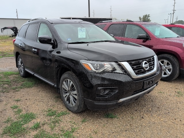 2019 Nissan Pathfinder S photo 2