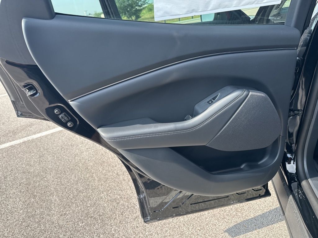 2025 Ford Mustang Mach-E Select photo 31