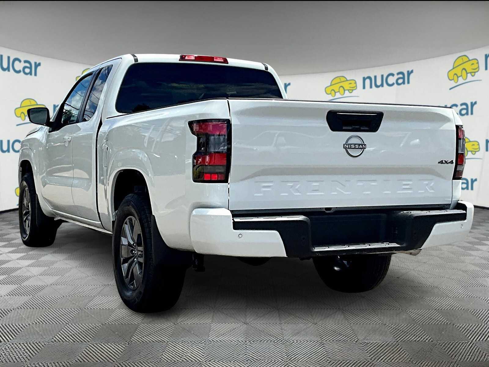 2025 Nissan Frontier King Cab SV photo 4