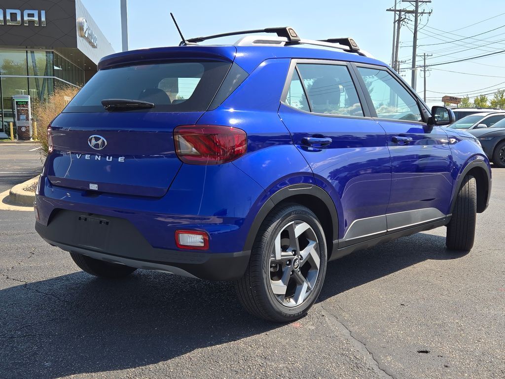 2024 Hyundai Venue Limited photo 9