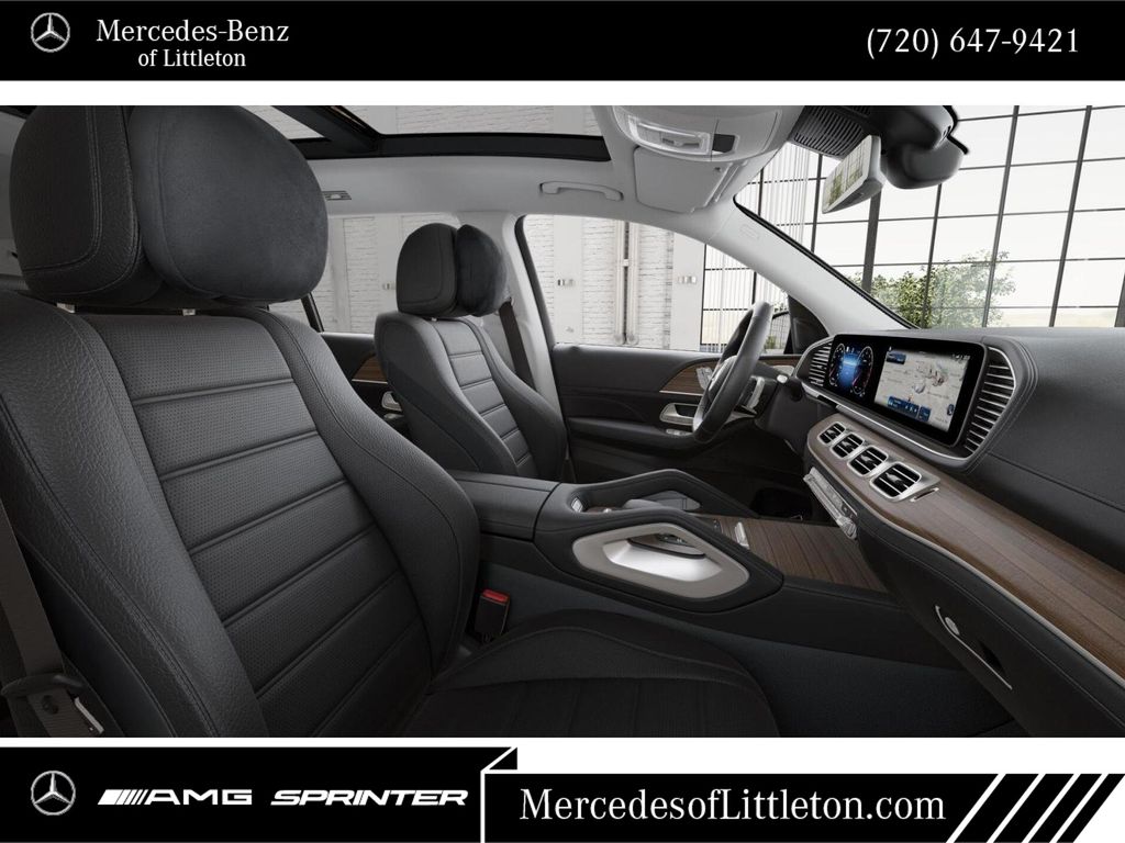 2026 Mercedes Benz GLS 450 4MATIC photo 2