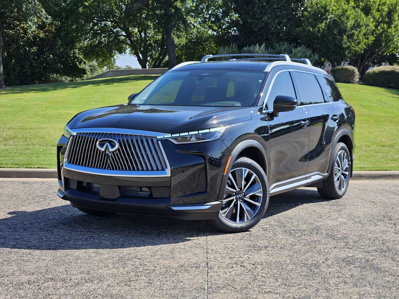 2026 INFINITI QX60 LUXE's photo