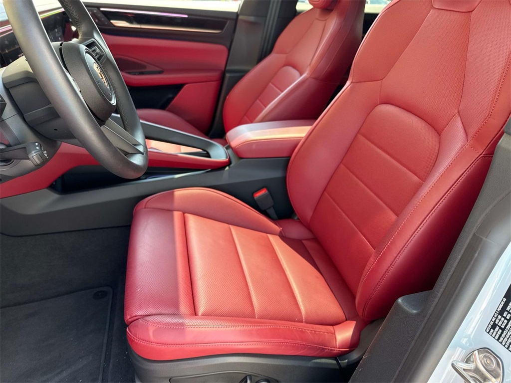 2024 Porsche Macan Electric 4 photo 11
