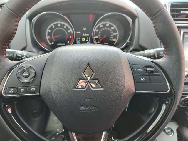 2025 Mitsubishi Outlander Sport LE photo 14