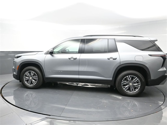 2025 Chevrolet Traverse photo 3