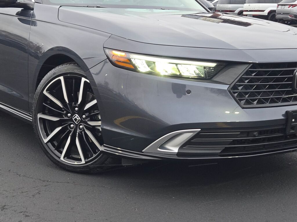 2025 Honda Accord Hybrid Touring photo 2