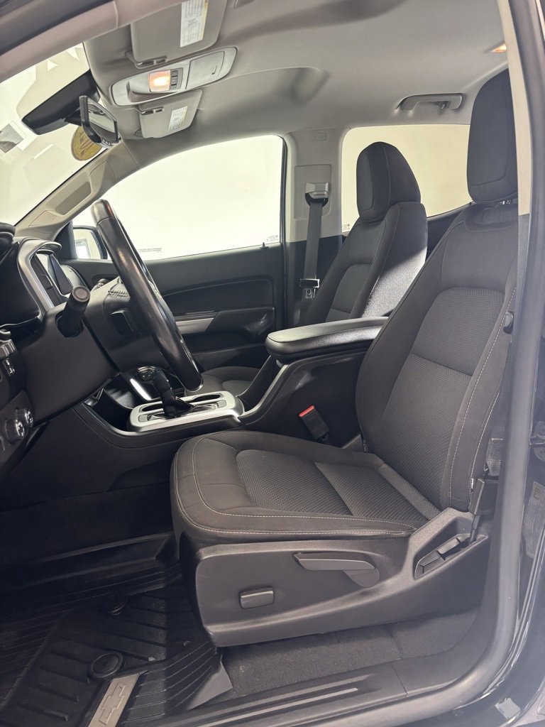 2021 Chevrolet Colorado LT photo 3