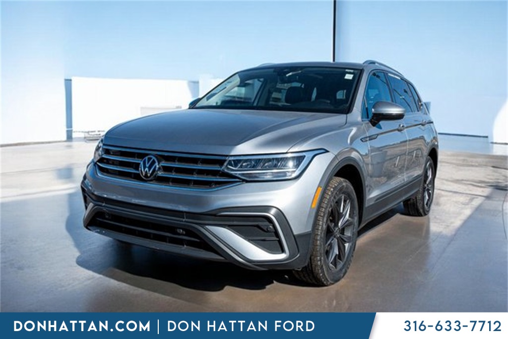 2023 Volkswagen Tiguan SE's photo
