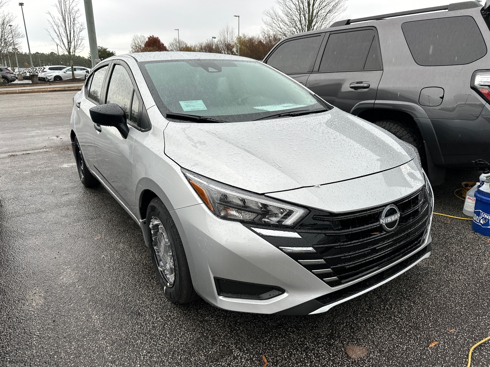 2025 Nissan Versa 1.6 S photo 3