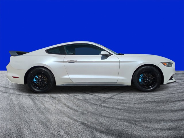 2017 Ford Mustang V6 photo 2