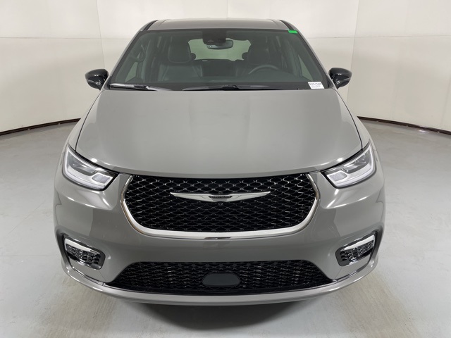 2025 Chrysler Pacifica photo 3