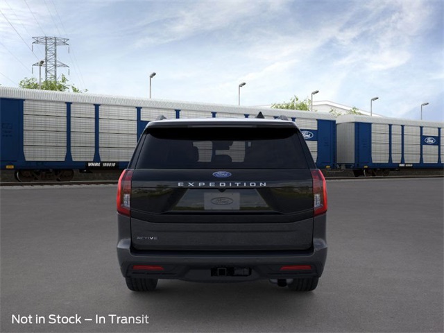 2025 Ford Expedition photo 4