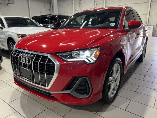 2023 Audi Q3 Premium