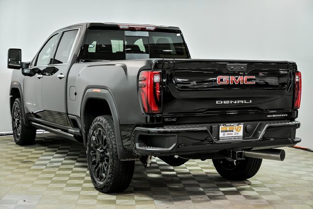 2025 Gmc Sierra 2500 HD Denali photo 3