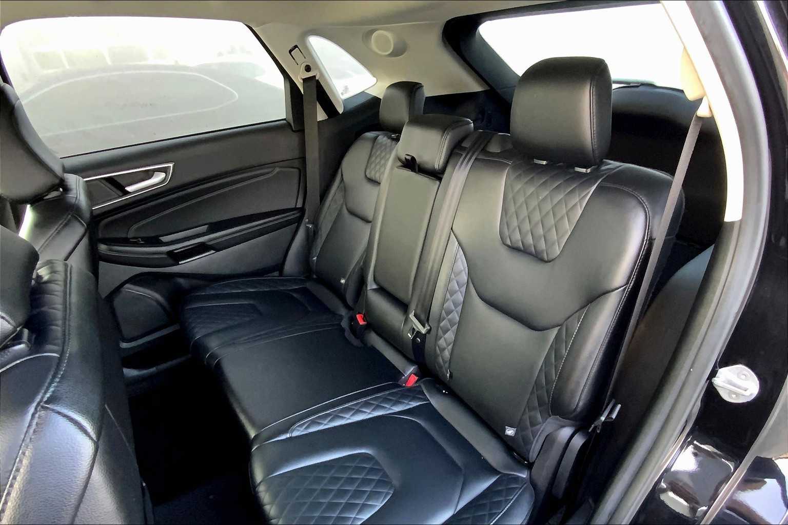 2023 Ford Edge Titanium photo 19