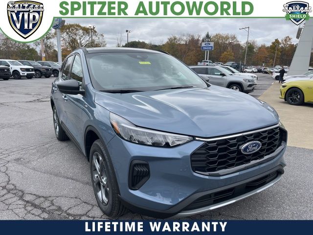 2025 Ford Escape ST-Line's photo