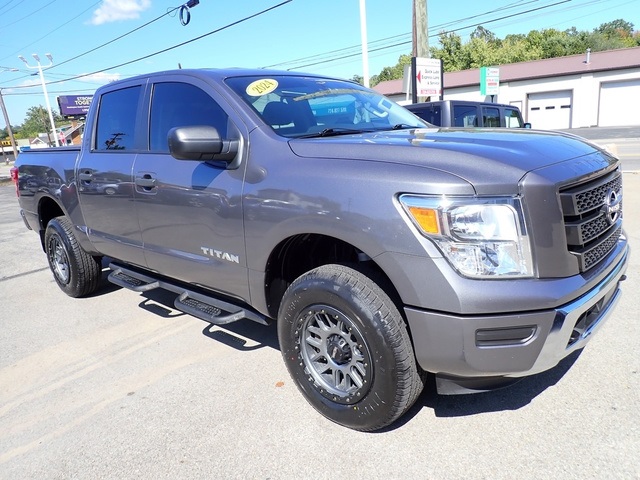 2024 Nissan Titan SV photo 7