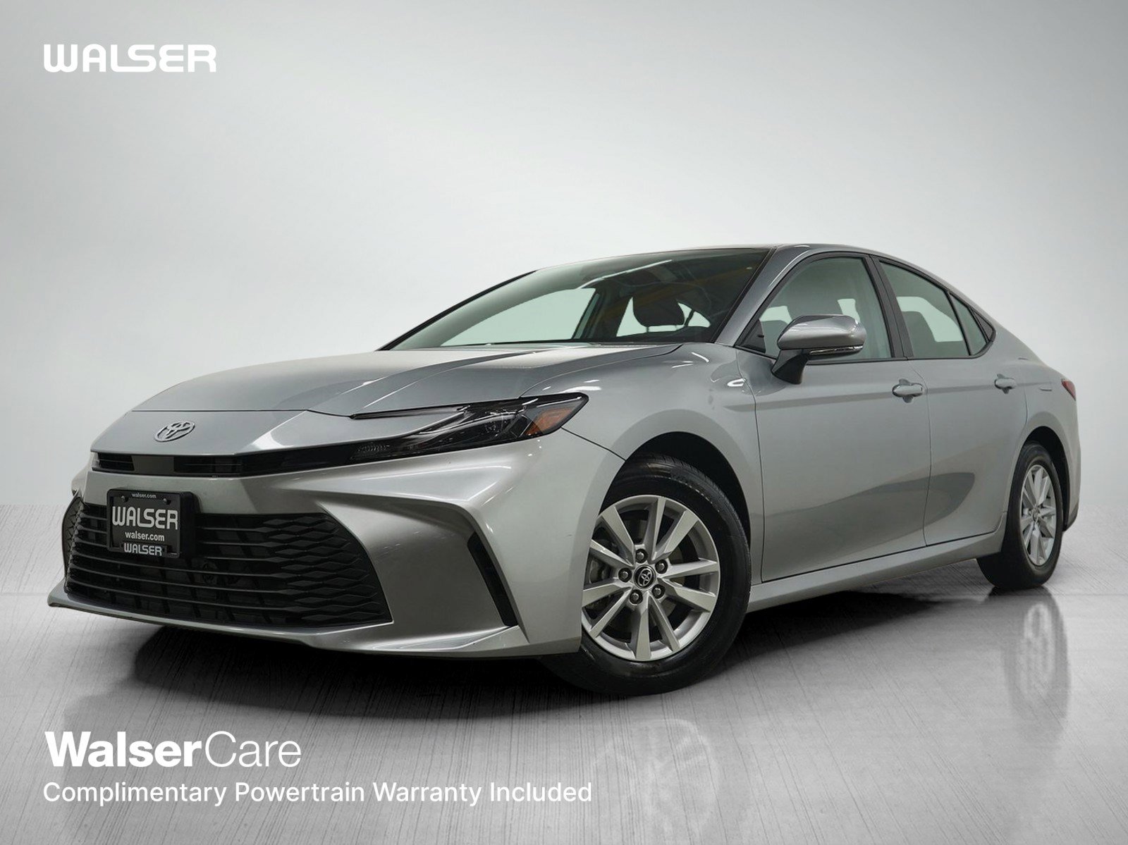 2025 Toyota Camry LE's photo