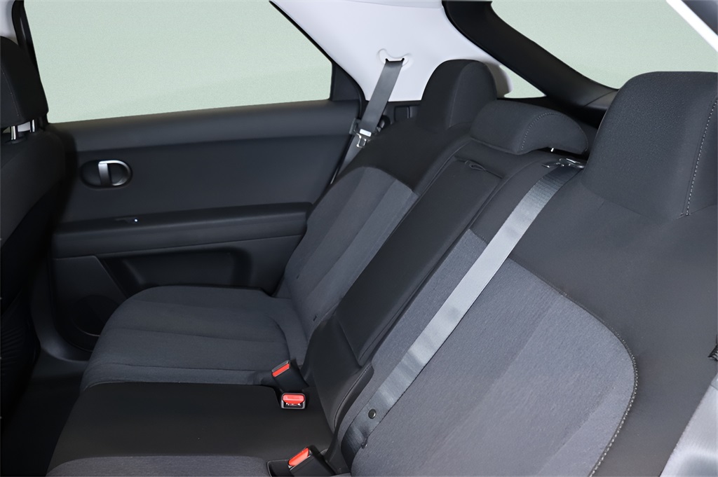 2025 Hyundai Ioniq 5 SE photo 5
