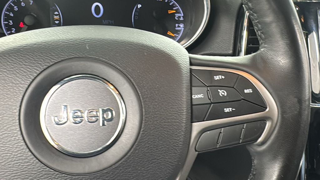 2019 Jeep Grand Cherokee Altitude photo 22